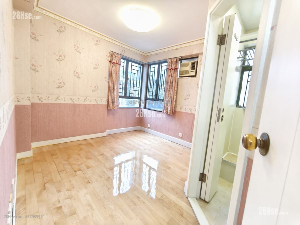 Parc Oasis Sell 3 Bedrooms , 2 Bathrooms 652 ft²