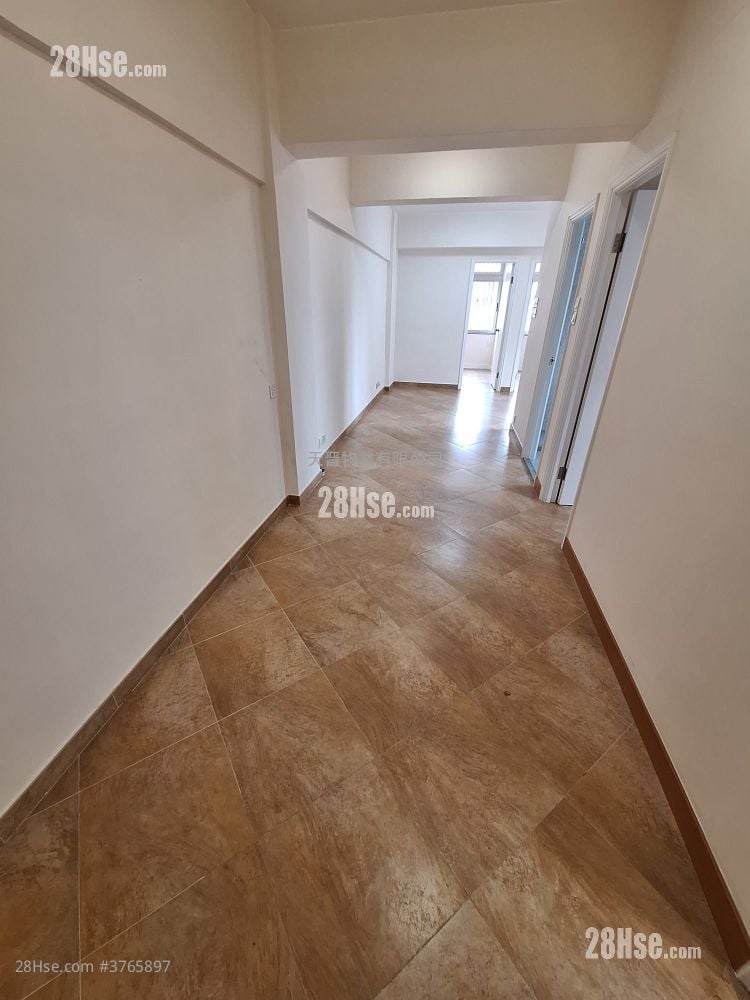 红湾阁 售盘 4 房 , 2 浴室 647 平方尺