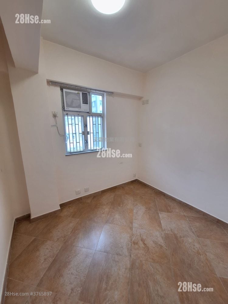 红湾阁 售盘 4 房 , 2 浴室 647 平方尺