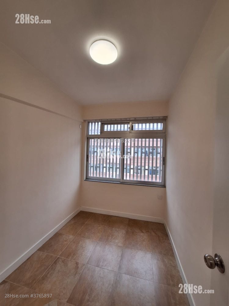 红湾阁 售盘 4 房 , 2 浴室 647 平方尺