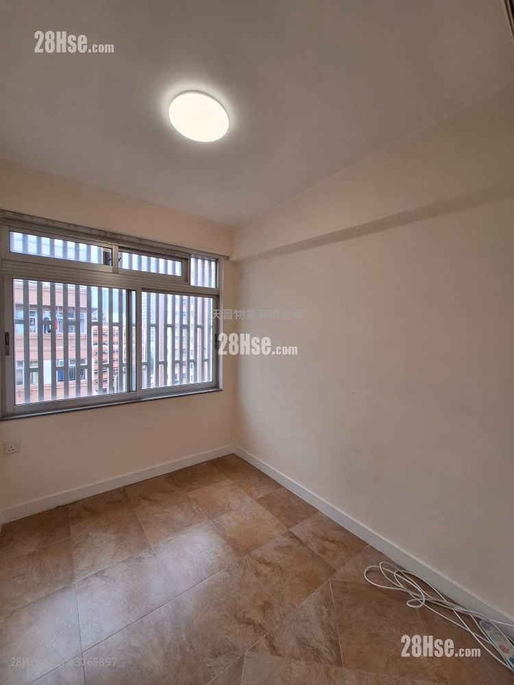 红湾阁 售盘 4 房 , 2 浴室 647 平方尺