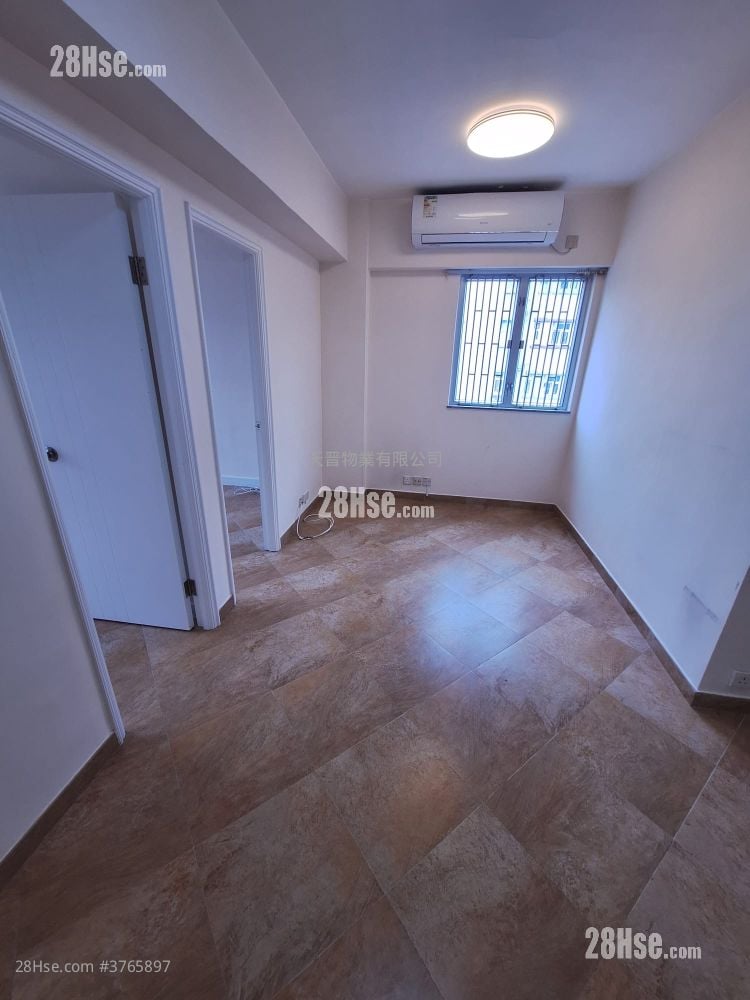 红湾阁 售盘 4 房 , 2 浴室 647 平方尺