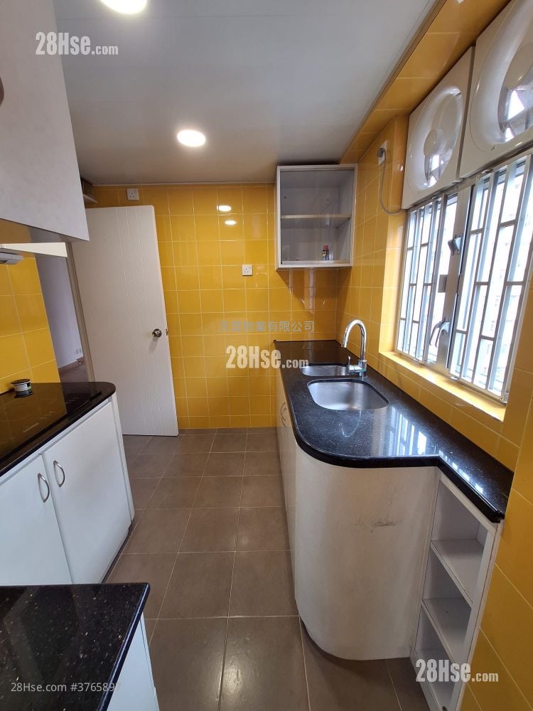 红湾阁 售盘 4 房 , 2 浴室 647 平方尺