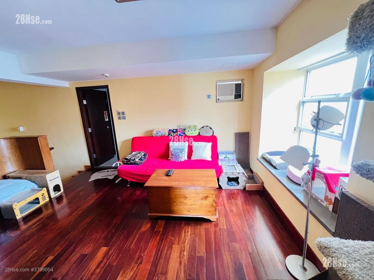 Palm Beach Sell 3 Bedrooms , 2 Bathrooms 1,556 ft²