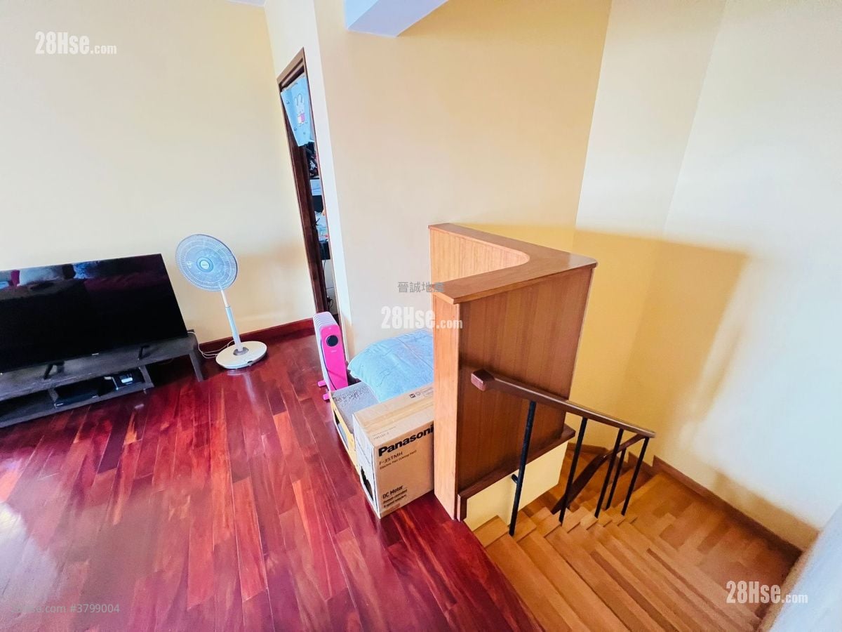 Palm Beach Sell 3 Bedrooms , 2 Bathrooms 1,556 ft²