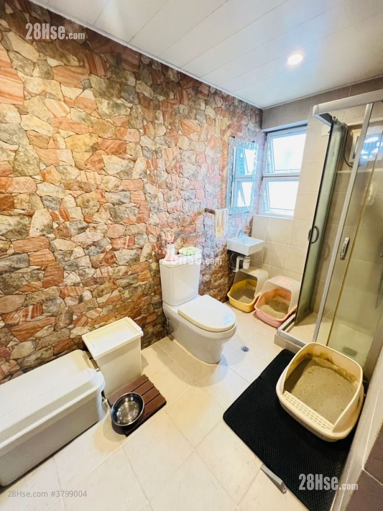 Palm Beach Sell 3 Bedrooms , 2 Bathrooms 1,556 ft²