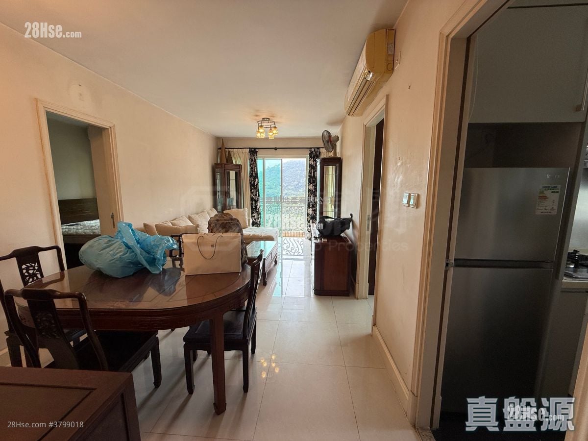 都会駅 租盘 3 房 , 2 浴室 633 平方尺