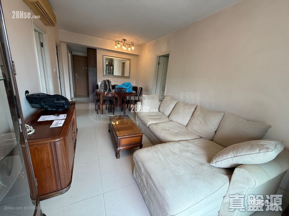 都会駅 租盘 3 房 , 2 浴室 633 平方尺