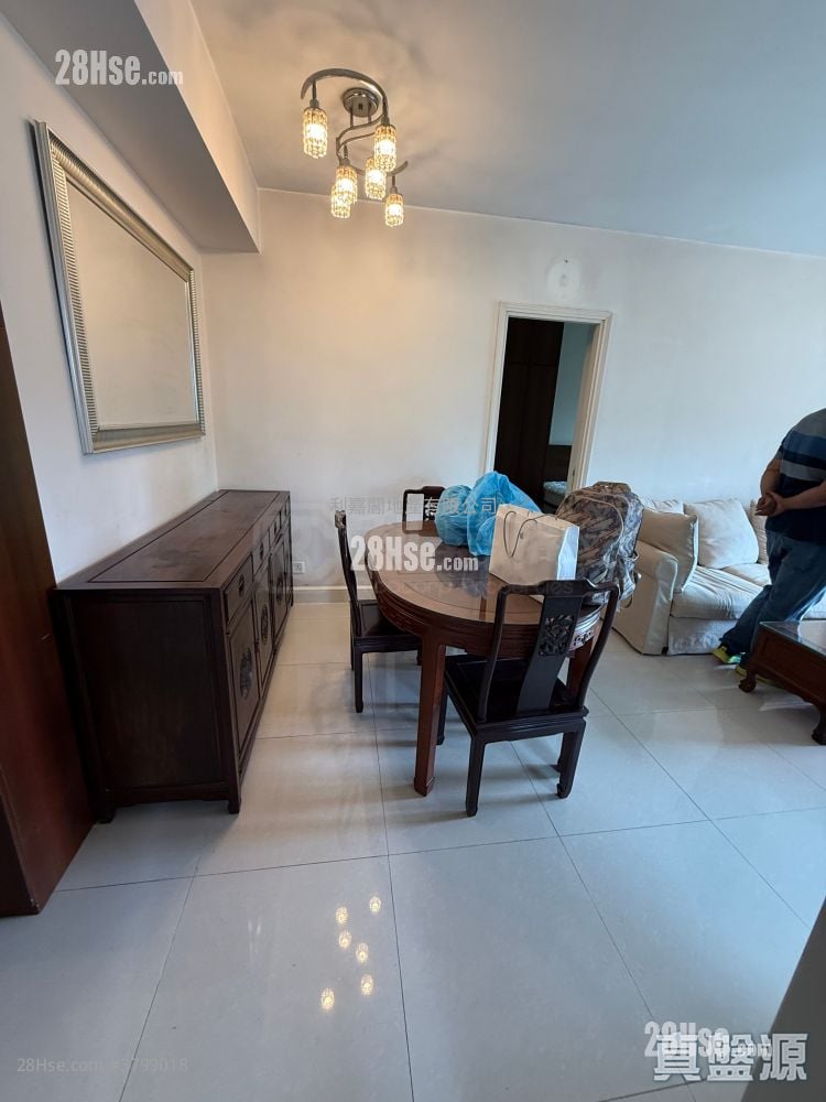 都会駅 租盘 3 房 , 2 浴室 633 平方尺