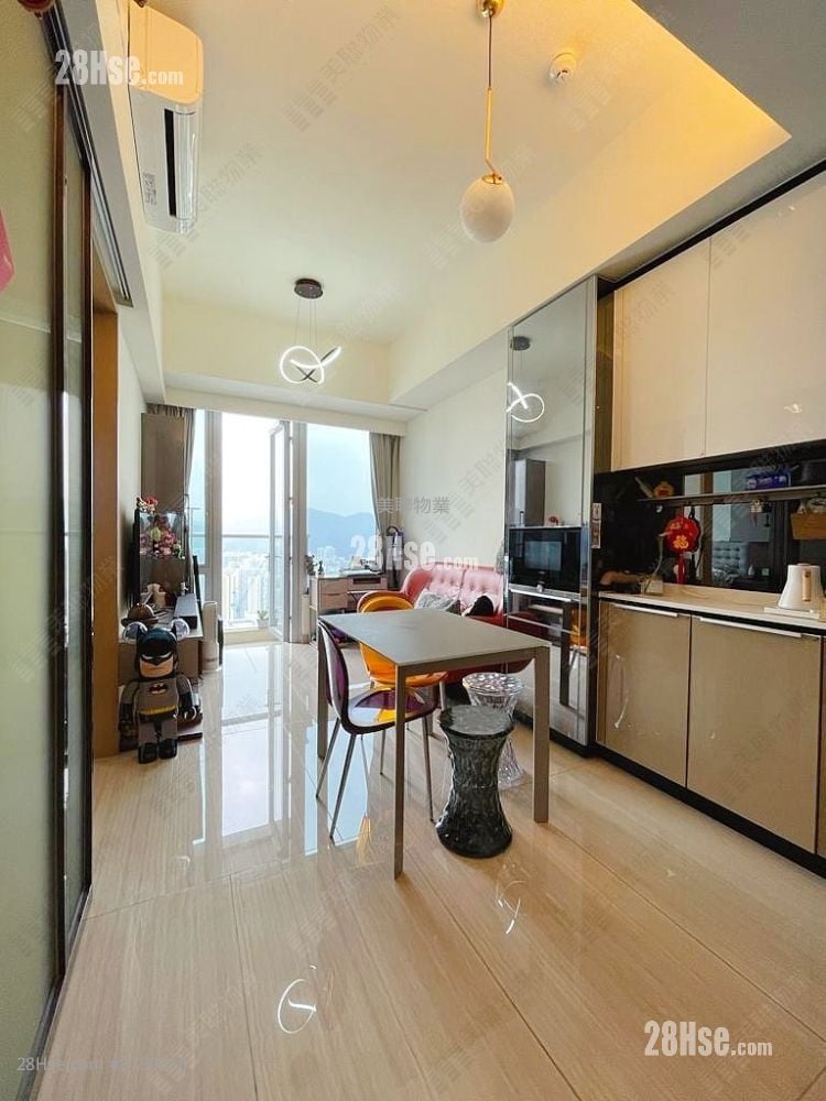 Cullinan West Sell 1 Bedroom , 1 Bathroom 352 ft²