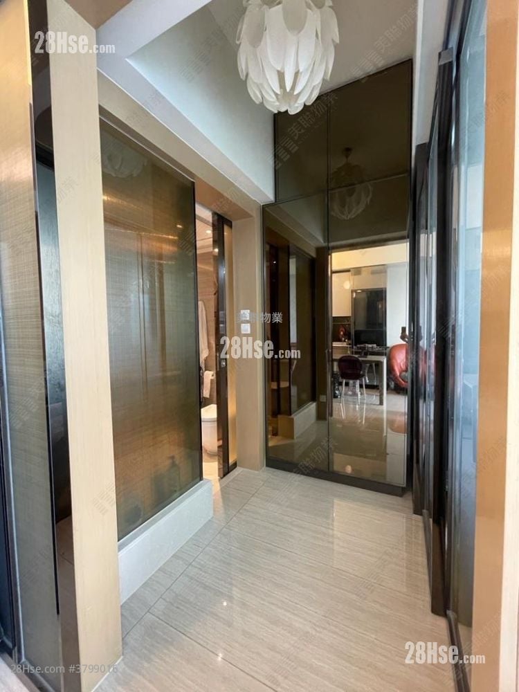 Cullinan West Sell 1 Bedroom , 1 Bathroom 352 ft²