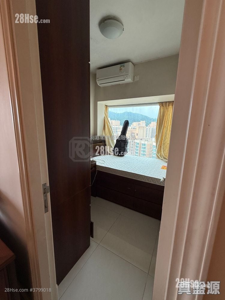 都会駅 租盘 3 房 , 2 浴室 633 平方尺