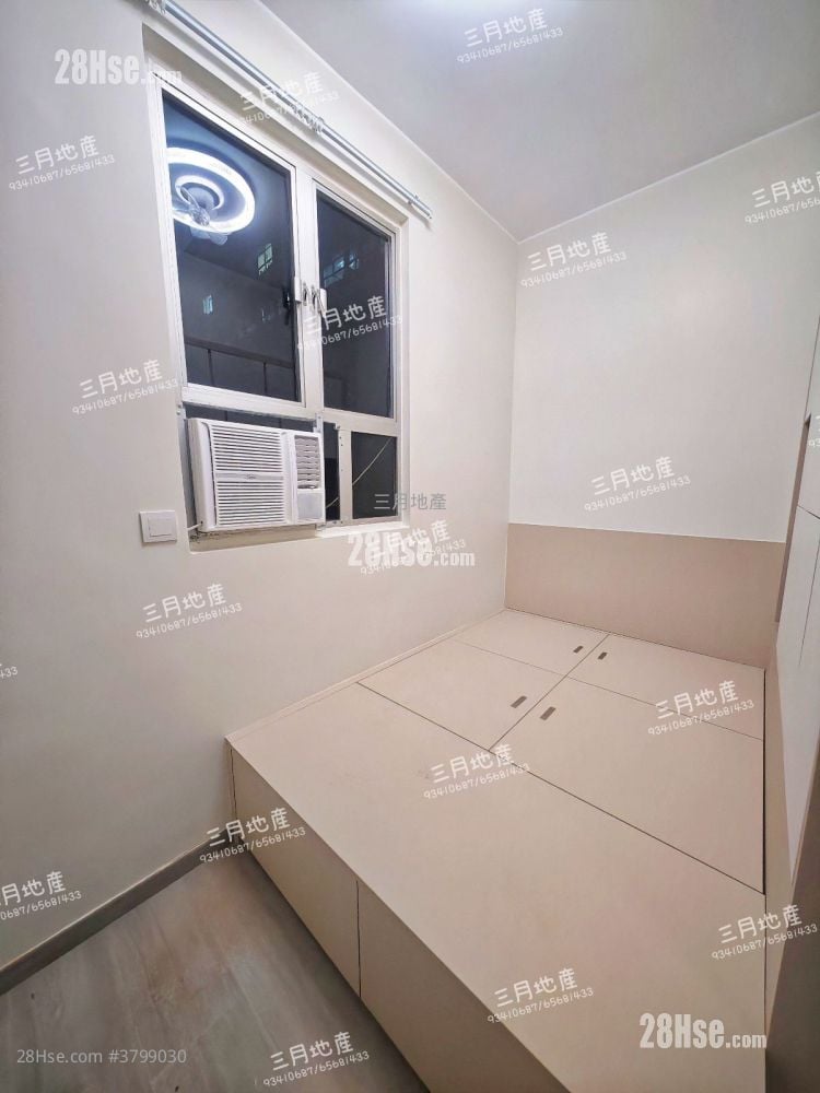 Golden Mansion Sell 4 Bedrooms , 4 Bathrooms 634 ft²