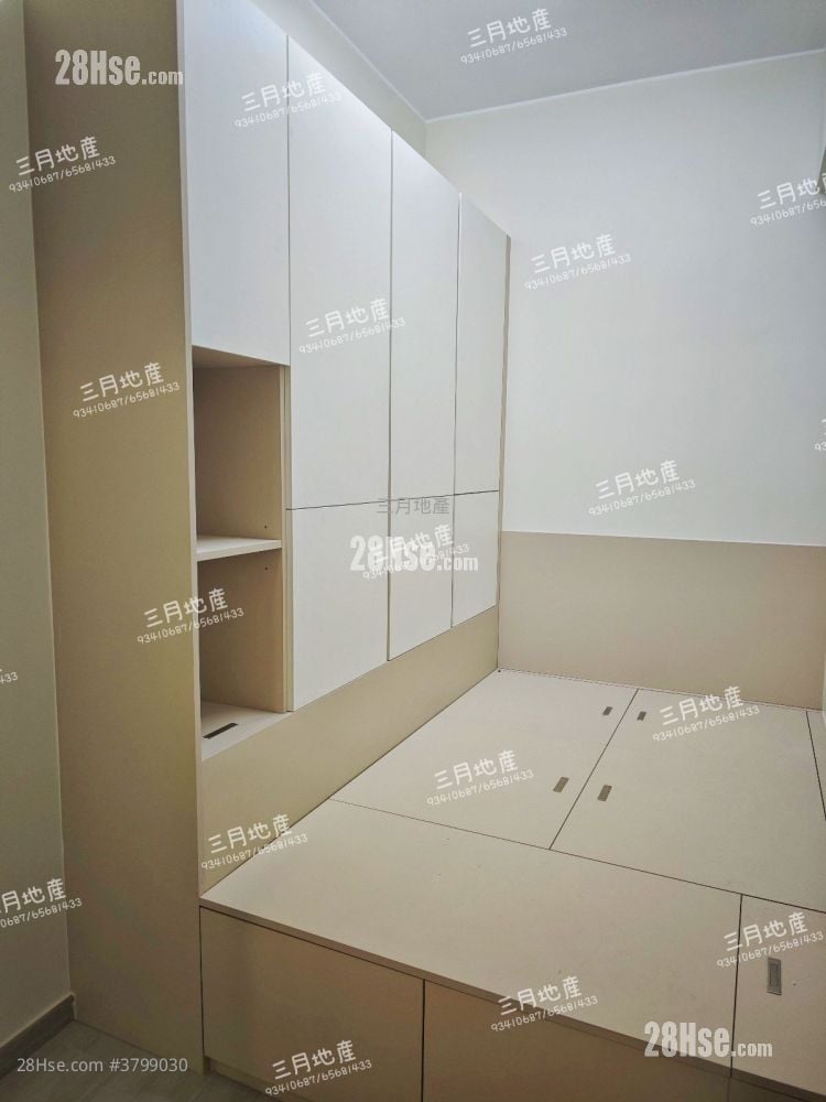 Golden Mansion Sell 4 Bedrooms , 4 Bathrooms 634 ft²