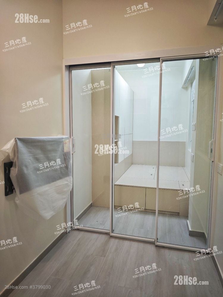 Golden Mansion Sell 4 Bedrooms , 4 Bathrooms 634 ft²