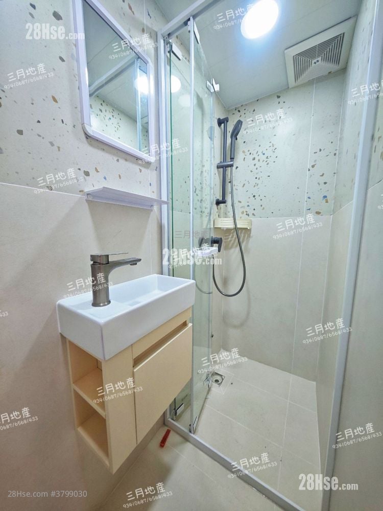 Golden Mansion Sell 4 Bedrooms , 4 Bathrooms 634 ft²