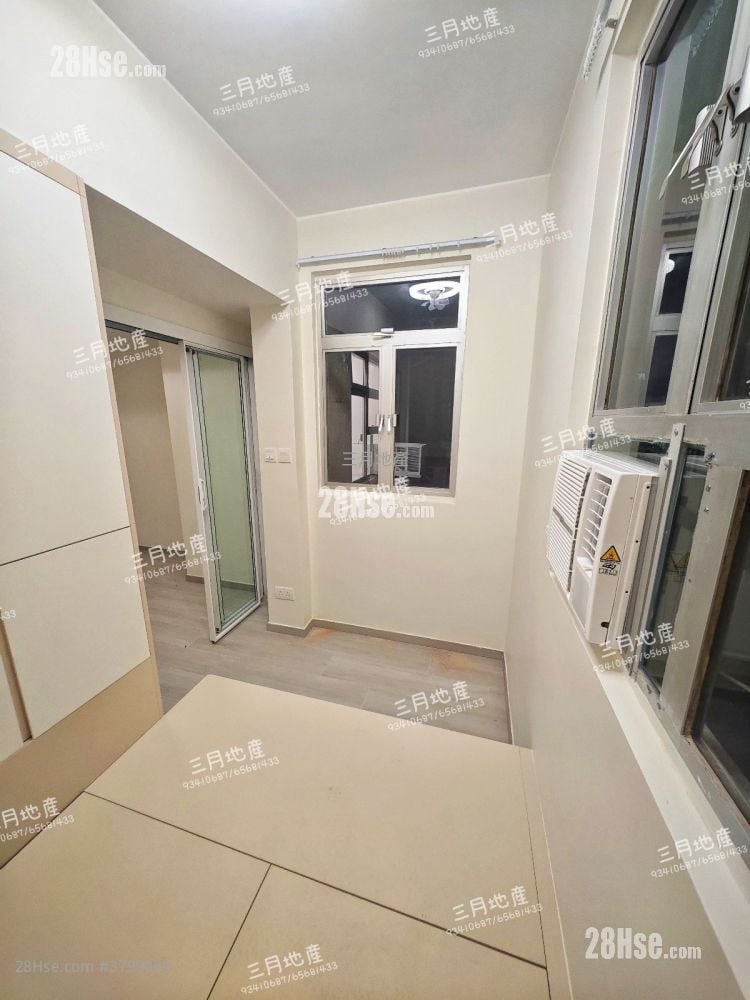 Golden Mansion Sell 4 Bedrooms , 4 Bathrooms 634 ft²