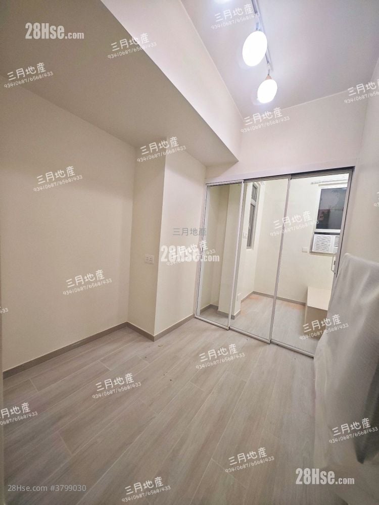 Golden Mansion Sell 4 Bedrooms , 4 Bathrooms 634 ft²