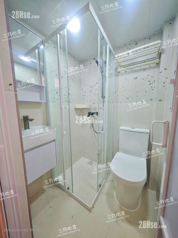 Golden Mansion Sell 4 Bedrooms , 4 Bathrooms 634 ft²