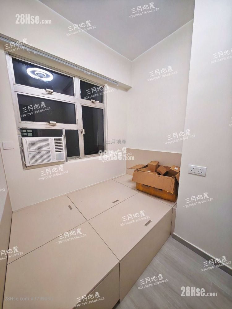 Golden Mansion Sell 4 Bedrooms , 4 Bathrooms 634 ft²