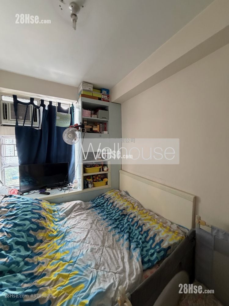 Sun Hing Garden Sell 2 Bedrooms , 1 Bathroom 426 ft²
