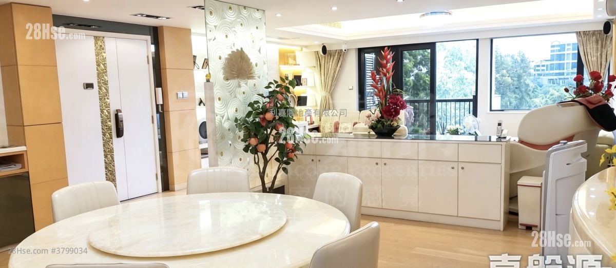 The Crescent Sell 4 Bedrooms 2,104 ft²