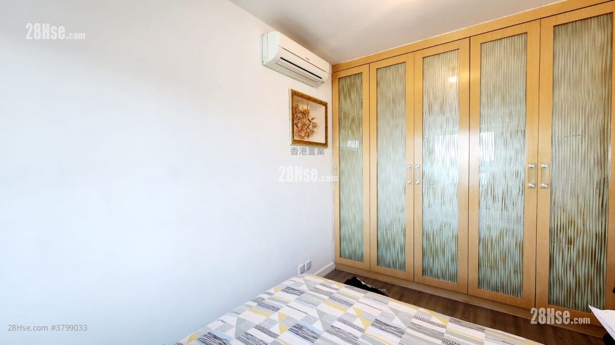 Park Island Sell 5+ Bedrooms , 3 Bathrooms 837 ft²