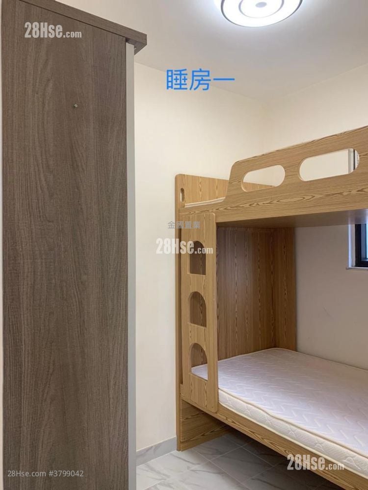 睡房 1: 床已搬走