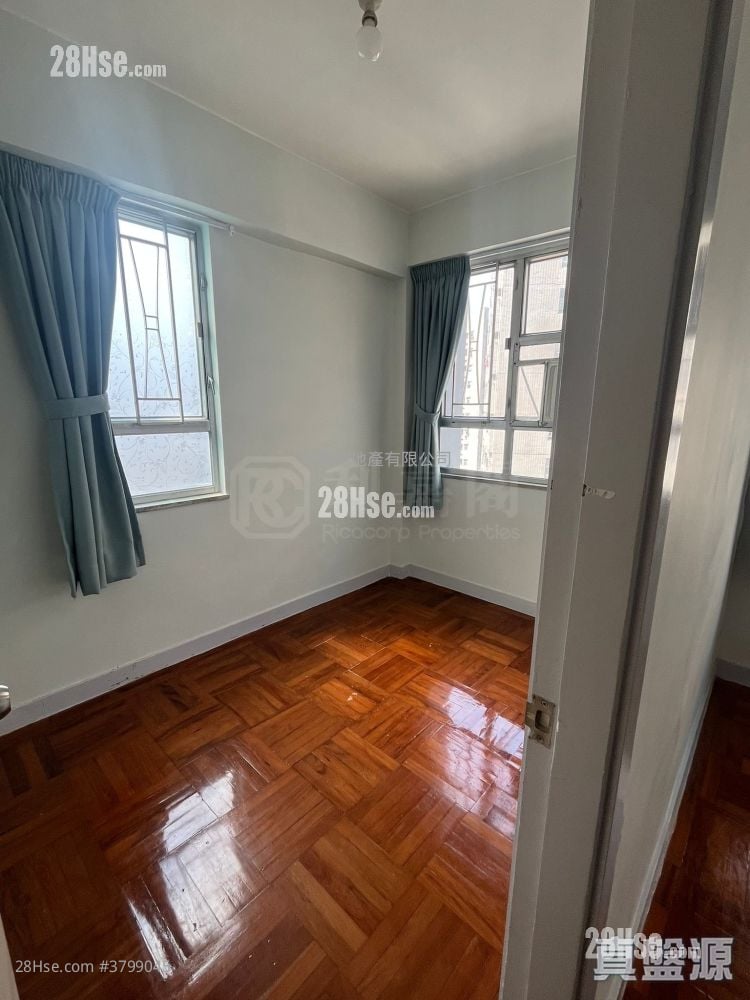 Ngan Fai  Building Sell 1 Bedroom 255 ft²