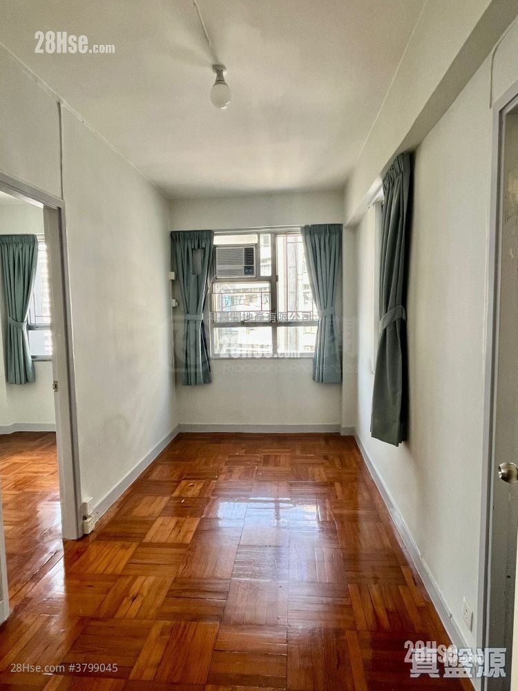 Ngan Fai  Building Sell 1 Bedroom 255 ft²