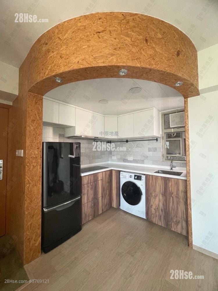 Yoho Town Sell 3 Bedrooms 516 ft²