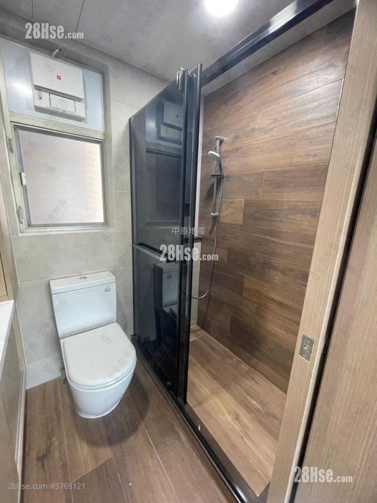 Yoho Town Sell 3 Bedrooms 516 ft²