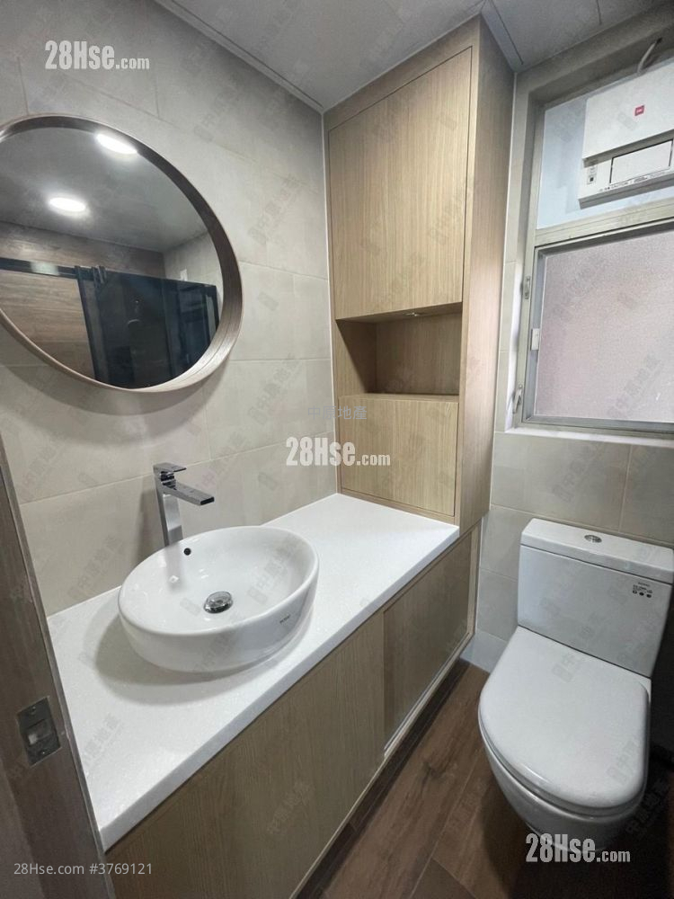 Yoho Town Sell 3 Bedrooms 516 ft²