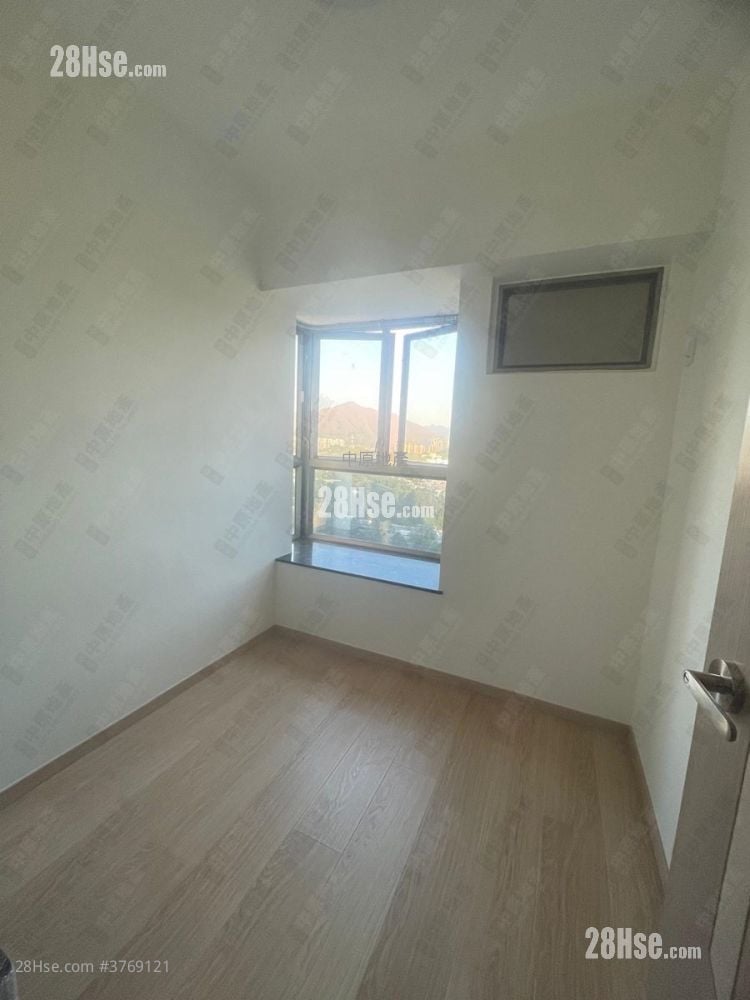 Yoho Town Sell 3 Bedrooms 516 ft²