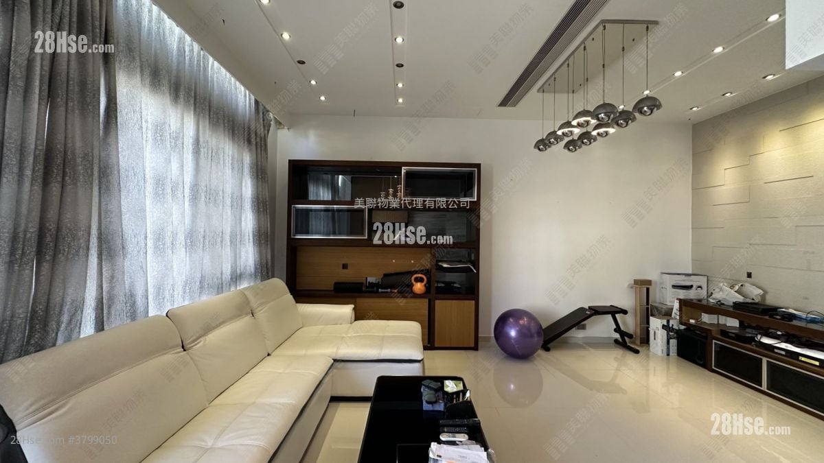 Palm Springs Sell 3 Bedrooms 1,377 ft²