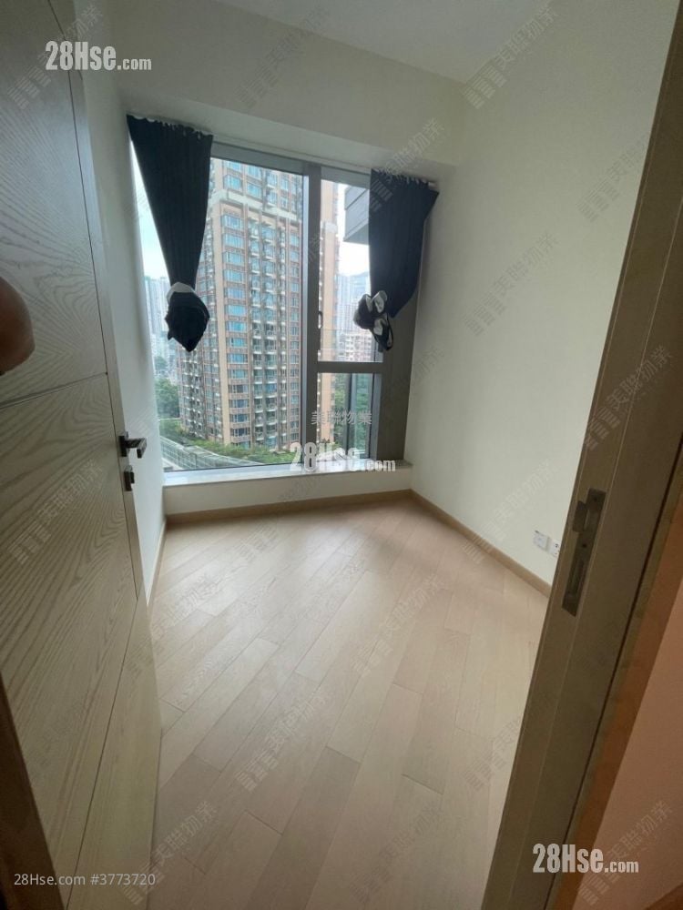 Grand Central Sell 3 Bedrooms 765 ft²