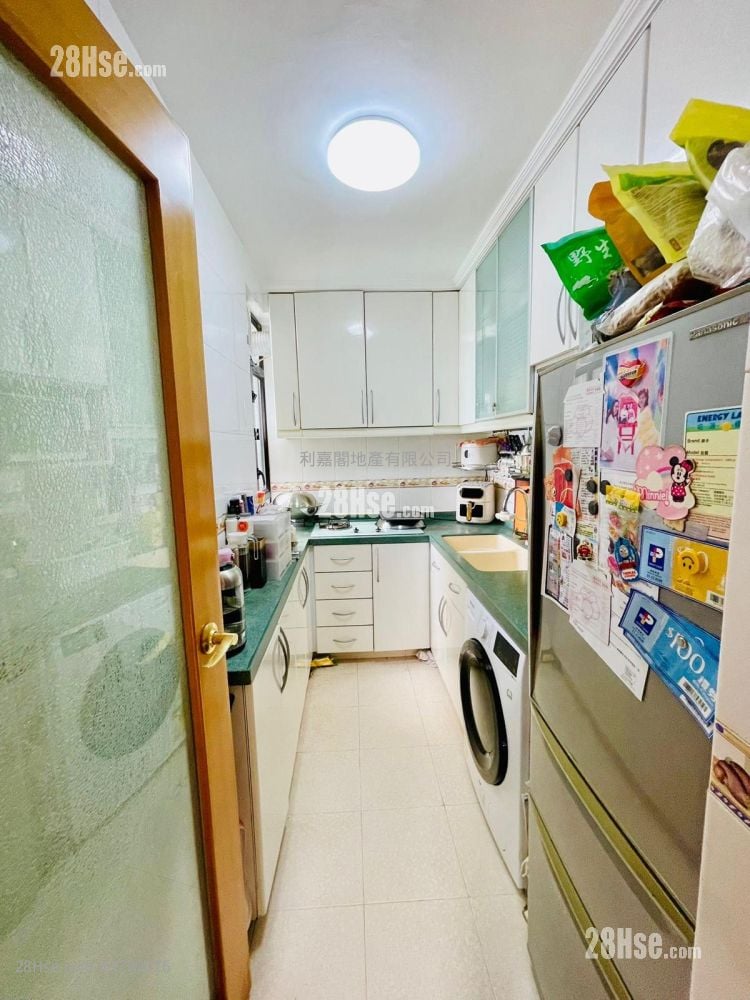 Heng Fa Chuen Sell 3 Bedrooms , 2 Bathrooms 643 ft²