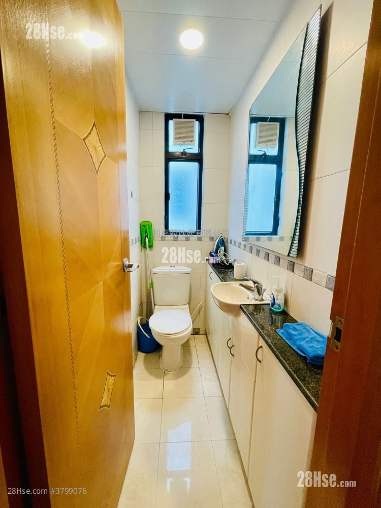 Heng Fa Chuen Sell 3 Bedrooms , 2 Bathrooms 643 ft²