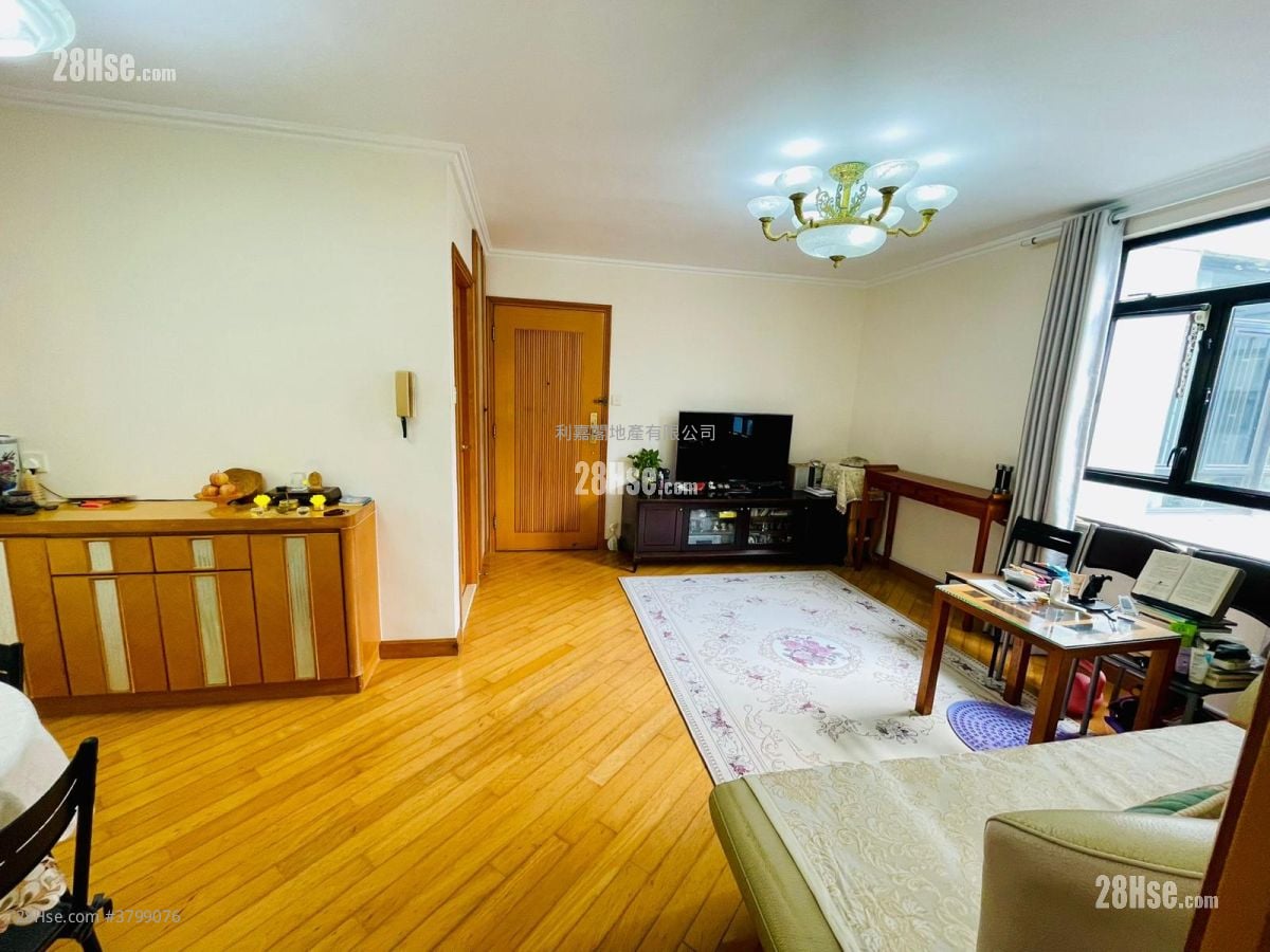 Heng Fa Chuen Sell 3 Bedrooms , 2 Bathrooms 643 ft²