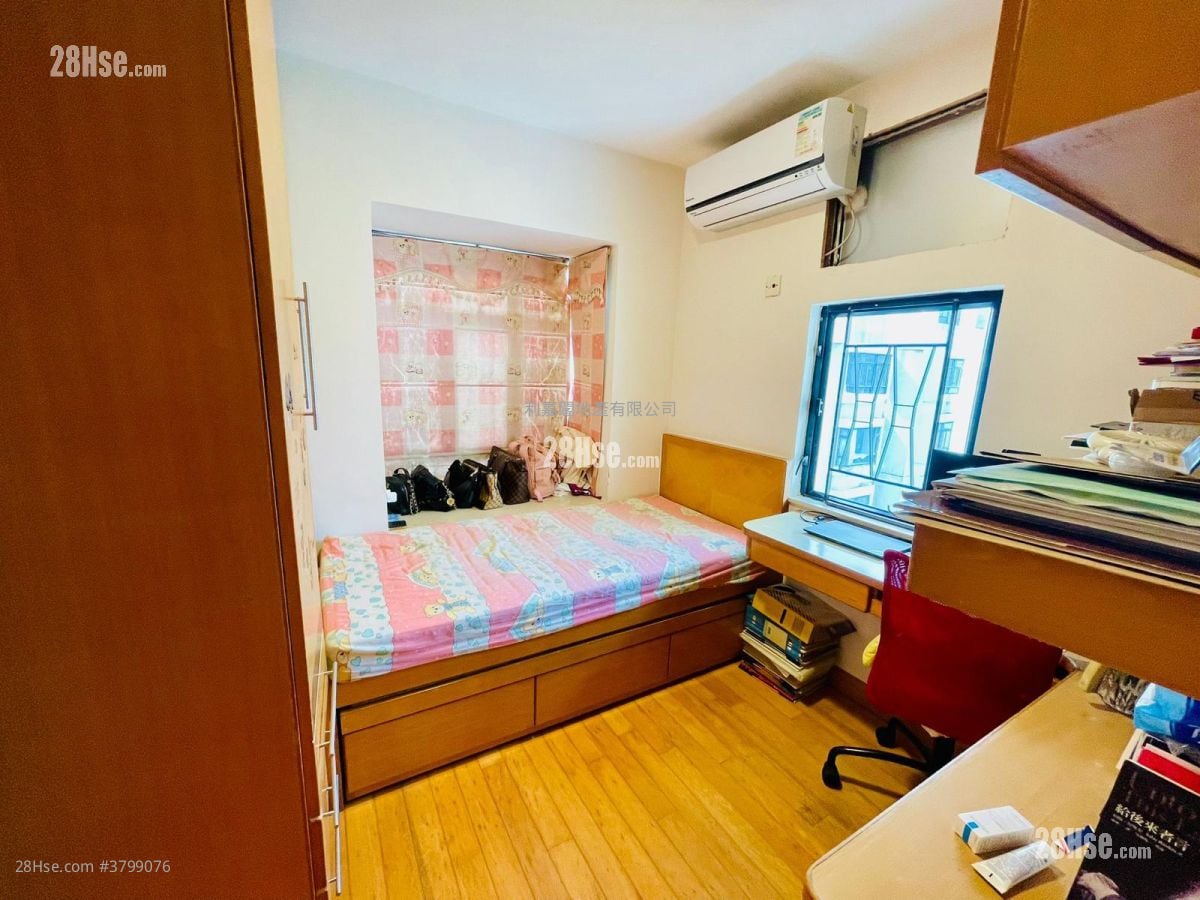 Heng Fa Chuen Sell 3 Bedrooms , 2 Bathrooms 643 ft²
