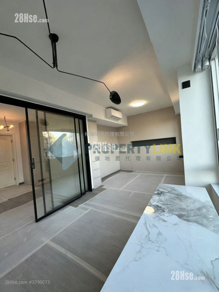 Ying Fai Court Sell 1 Bedroom , 1 Bathroom 447 ft²