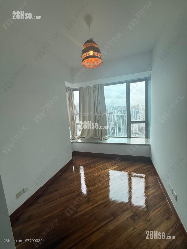 The Coronation Sell 2 Bedrooms 601 ft²