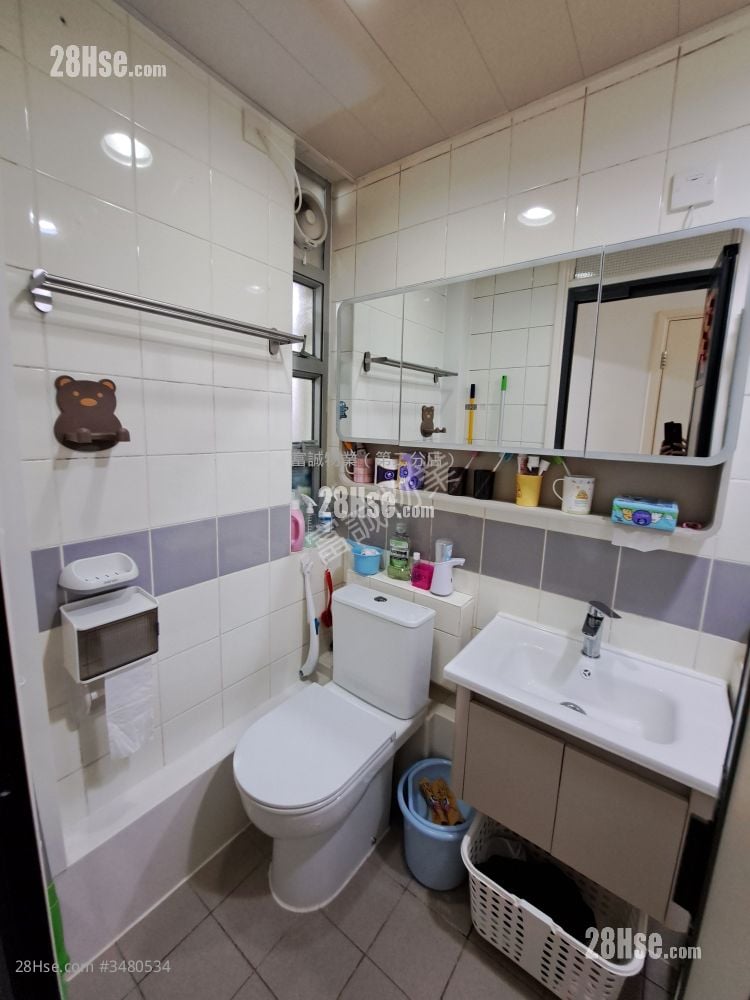 油翠苑 售盘 2 房 , 1 浴室 400 平方尺