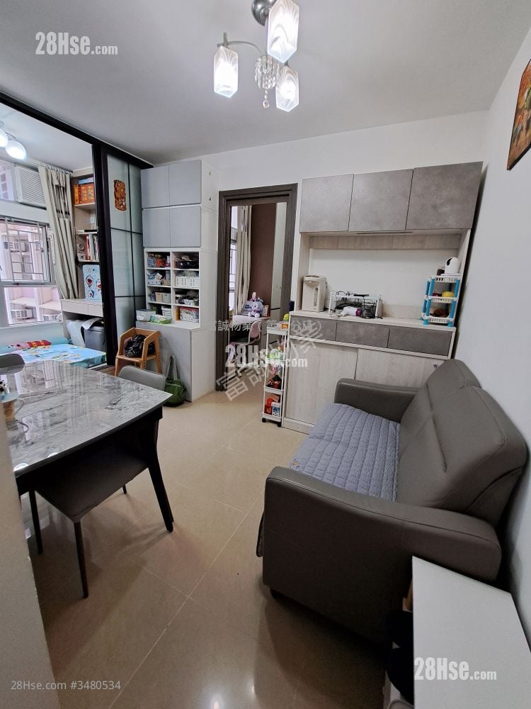 油翠苑 售盘 2 房 , 1 浴室 400 平方尺