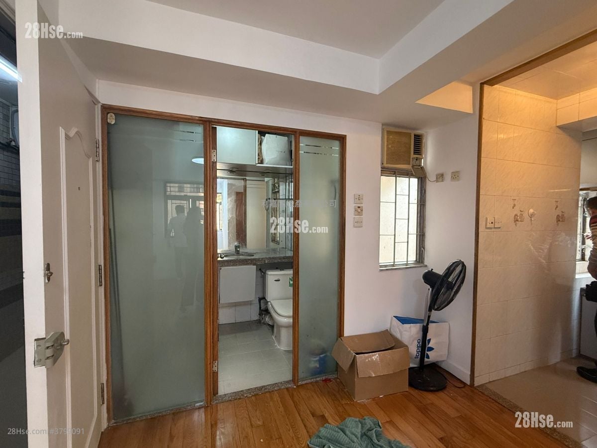 Wai Ching Court Sell 1 Bedroom , 1 Bathroom 270 ft²