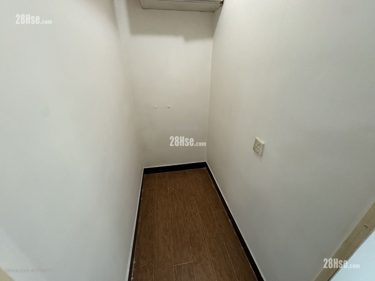 海滨花园 售盘 3 房 700 平方尺