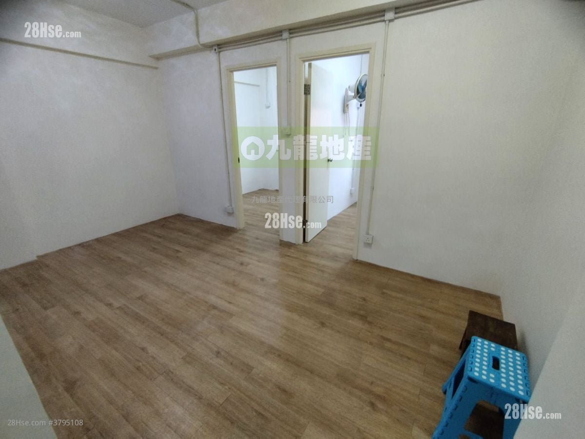 Tonglow Building Sell 2 Bedrooms , 1 Bathroom 394 ft²