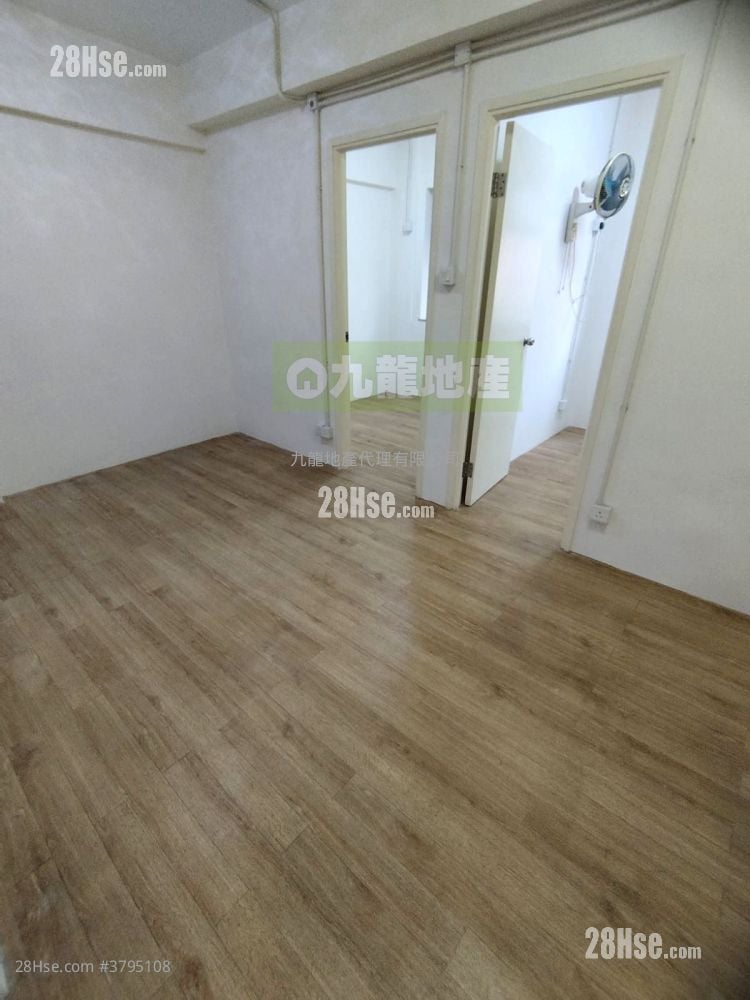 Tonglow Building Sell 2 Bedrooms , 1 Bathroom 394 ft²