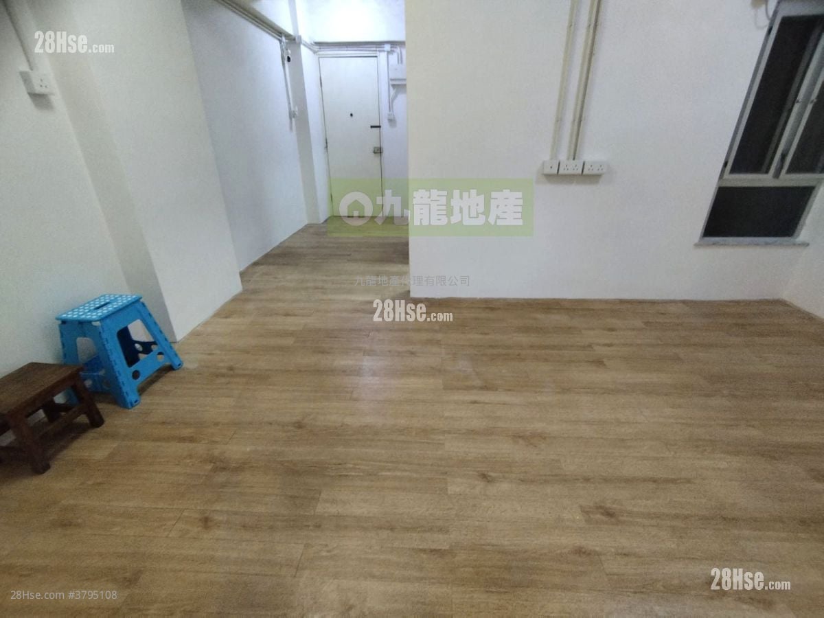 Tonglow Building Sell 2 Bedrooms , 1 Bathroom 394 ft²