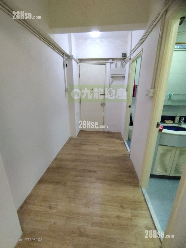 Tonglow Building Sell 2 Bedrooms , 1 Bathroom 394 ft²